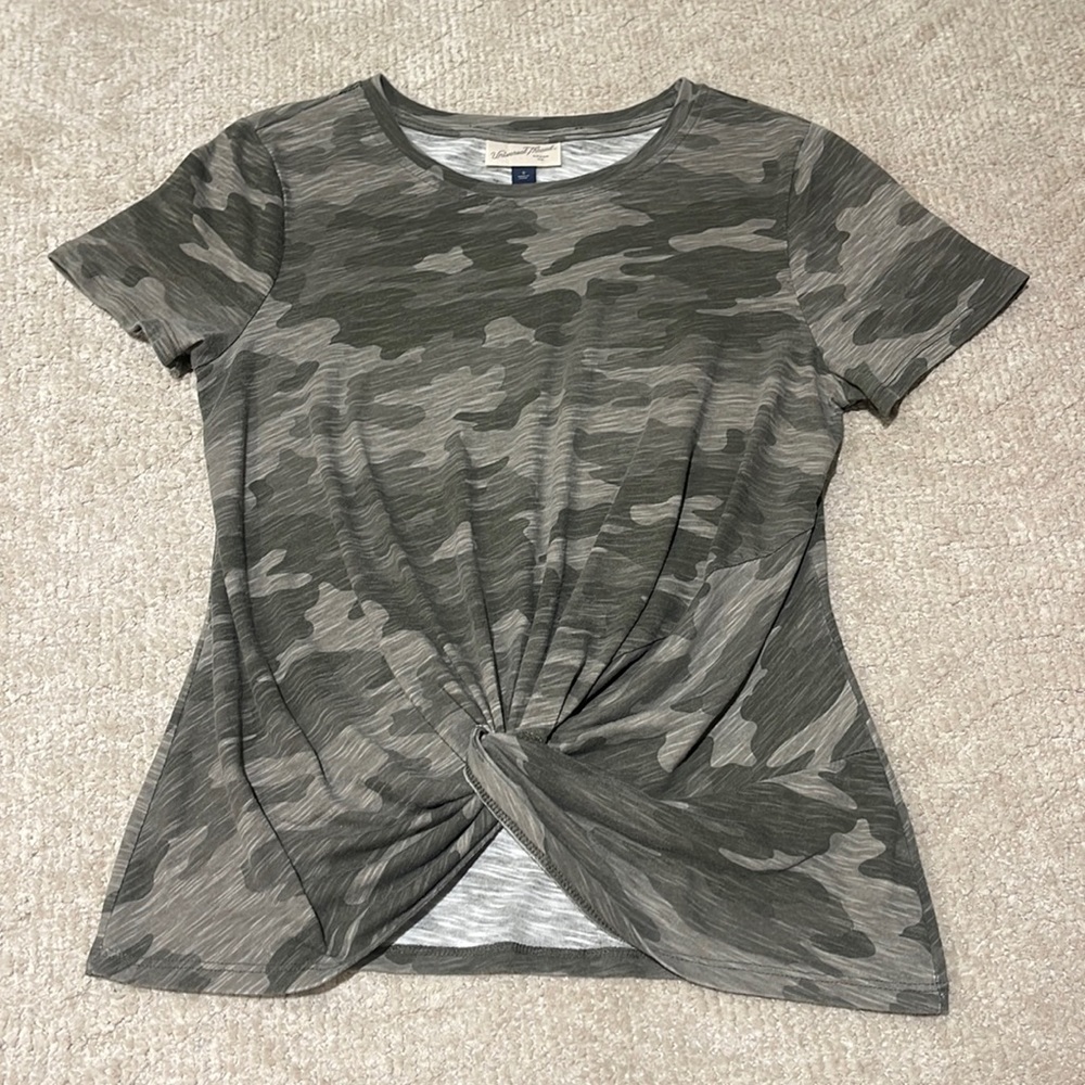 Size small, camo, Universal Threads(Target) shirt with twist in the front.